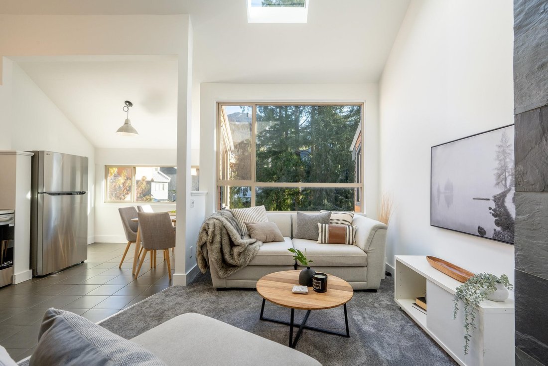 House in Whistler, British Columbia, Canada 1 - 16699160