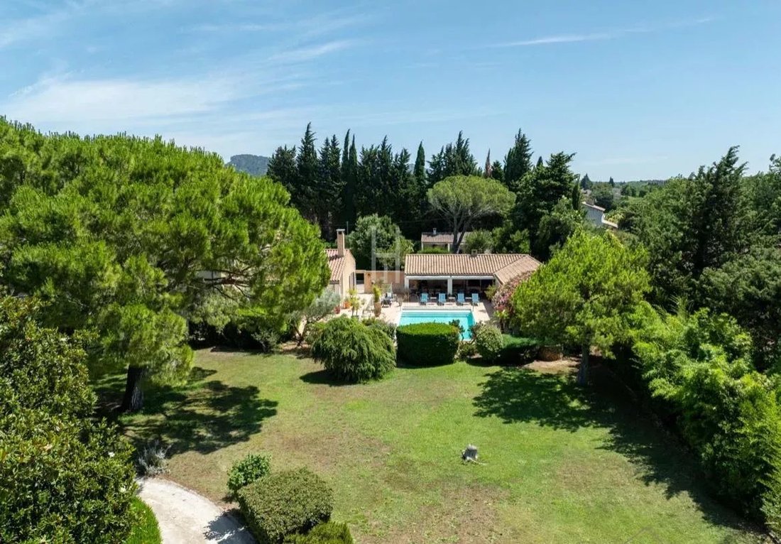 Estate in Campagne, Tarascon, France 1 - 16697370