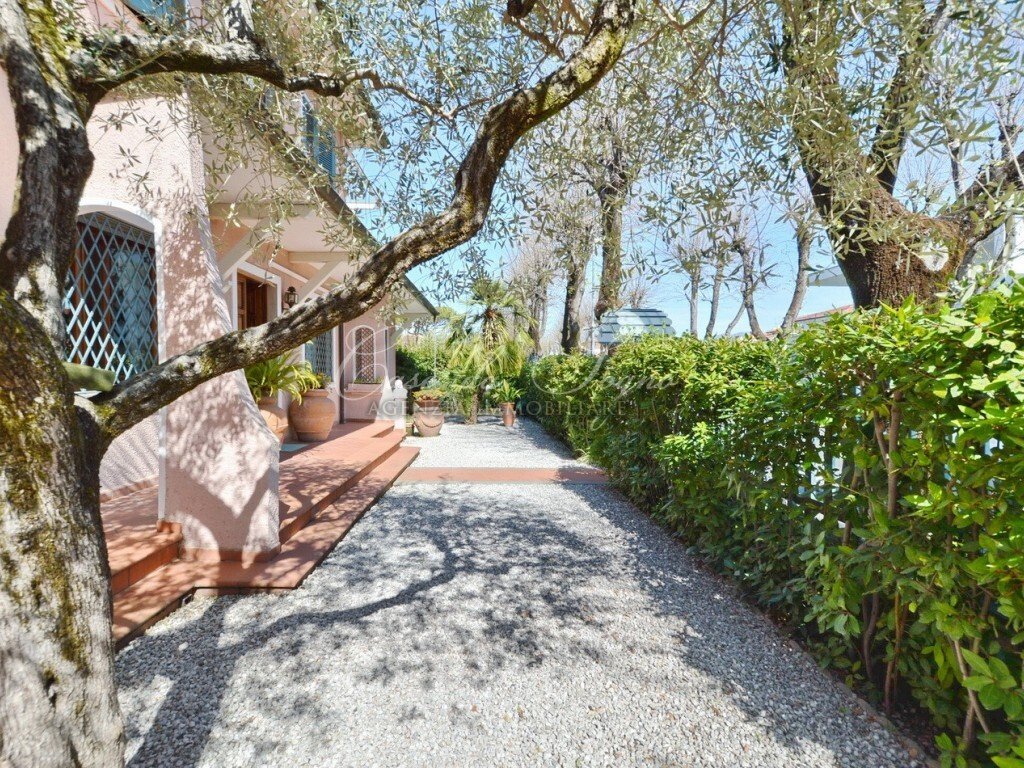 Villa in Center, Forte dei Marmi, Tuscany 4 - 16696757