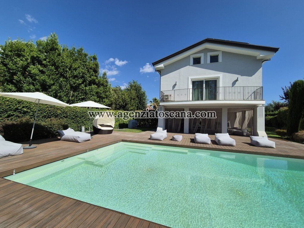 Villa in Center, Forte dei Marmi, Tuscany 3 - 16696829
