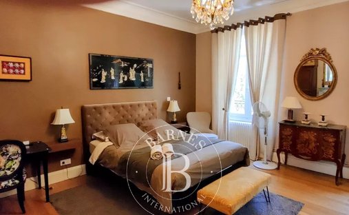 An 18th Century Manor With A Swimming Pool, Outhouses And 6.5 Hectares Of Grounds With A River