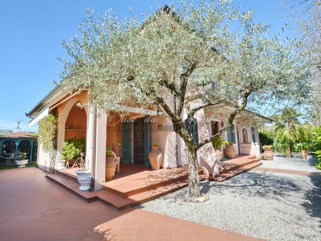 Villa in Center, Forte dei Marmi, Tuscany 3 - 16696757