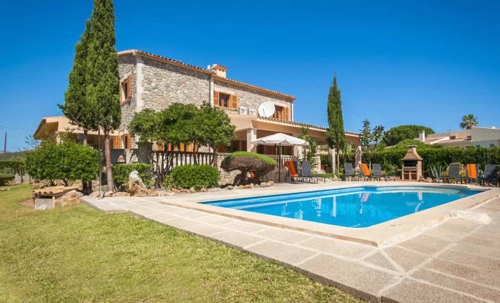 Chalet in Pollenca, Balearic Islands, Spain 1 - 16698496