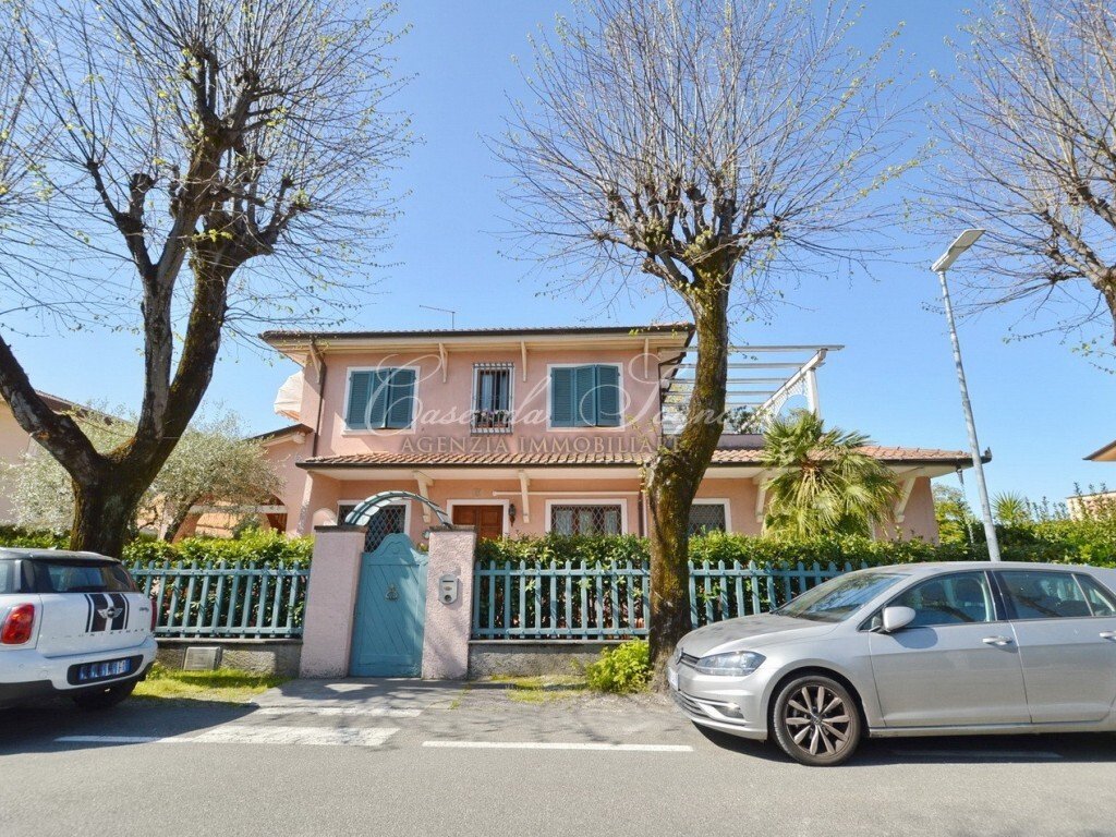 Villa in Center, Forte dei Marmi, Tuscany 1 - 16696757