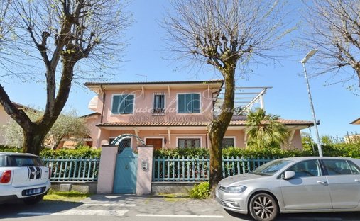Villa in Center, Forte dei Marmi, Tuscany 1