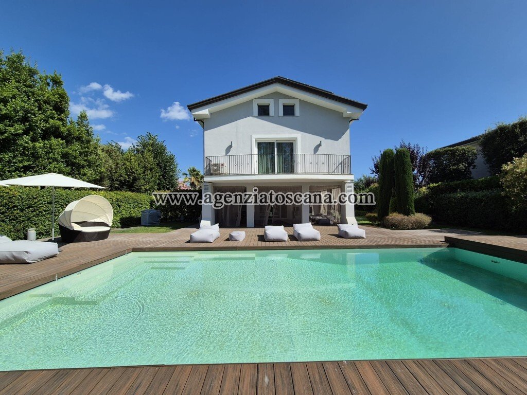 Villa in Center, Forte dei Marmi, Tuscany 2 - 16696829