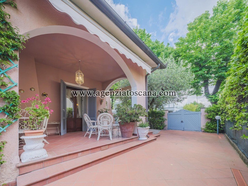 Villa in Center, Forte dei Marmi, Tuscany 5 - 16696696