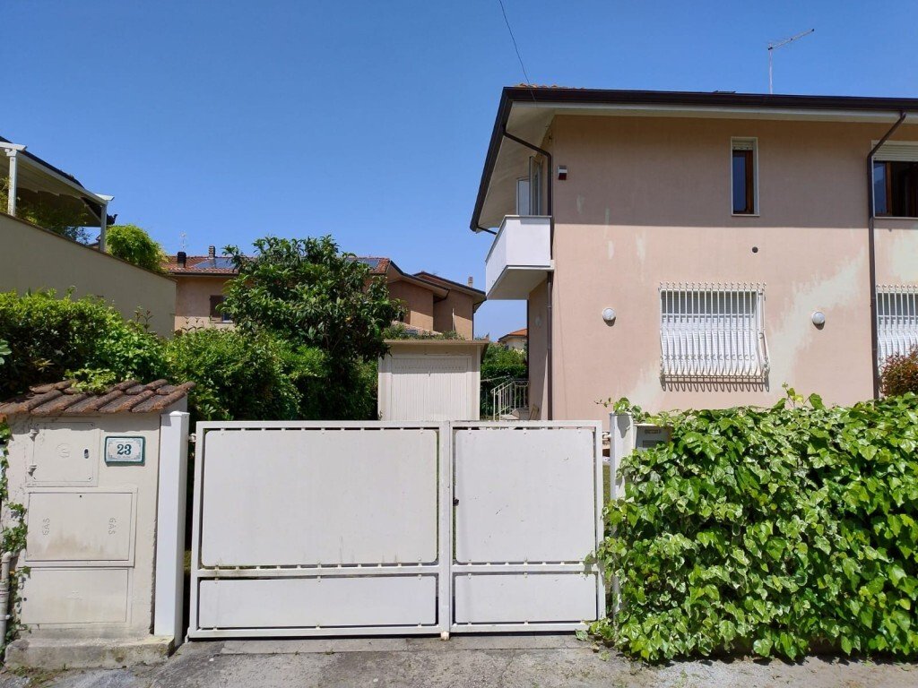 Villa in Pietrasanta, Tuscany, Italy 3 - 16697091