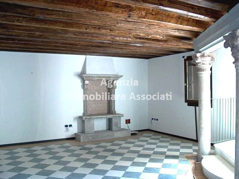 Apartment in Bassano del Grappa, Veneto, Italy 1 - 16696862
