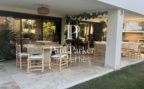 An Urban Chateau Dating Back To 1930 With An Outhouse, A Swimming Pool And Tree Dotted Grounds