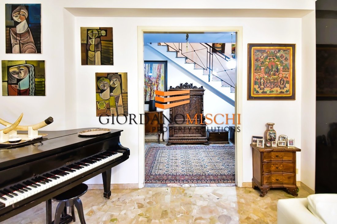 Villa in Carnate, Lombardy, Italy 5 - 16698412