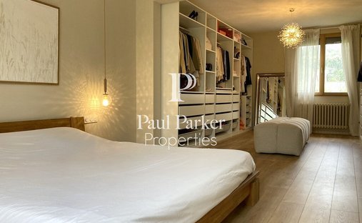 An Urban Chateau Dating Back To 1930 With An Outhouse, A Swimming Pool And Tree Dotted Grounds