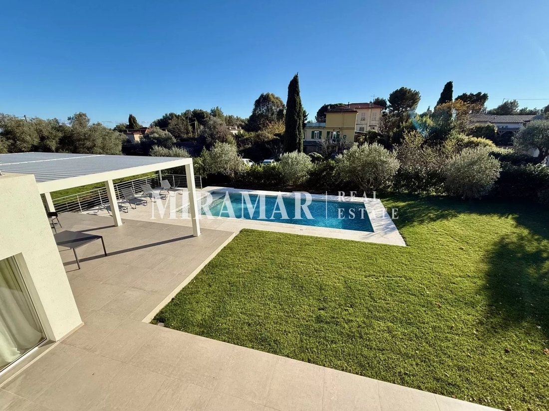 Villa in Villefranche-sur-Mer, Provence-Alpes-Côte d'Azur, France 2 - 16697444