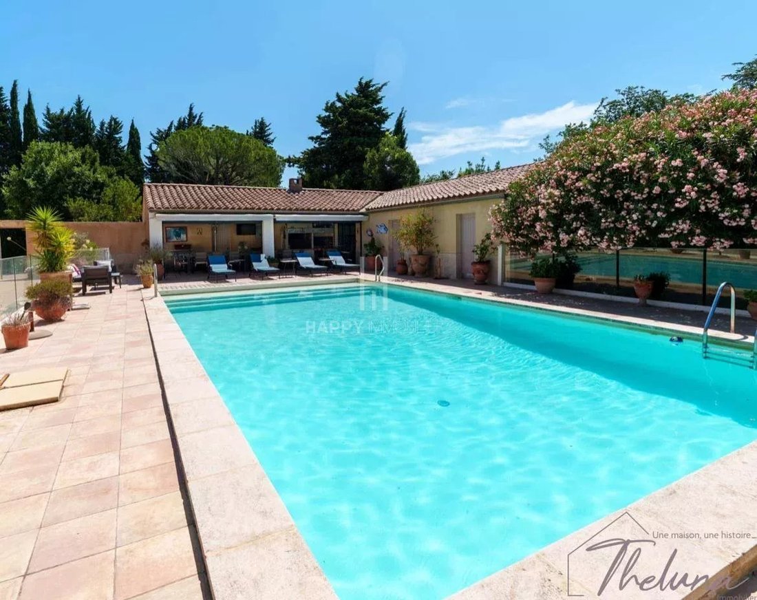 Estate in Campagne, Tarascon, France 4 - 16697370