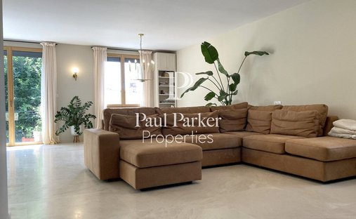 An Urban Chateau Dating Back To 1930 With An Outhouse, A Swimming Pool And Tree Dotted Grounds