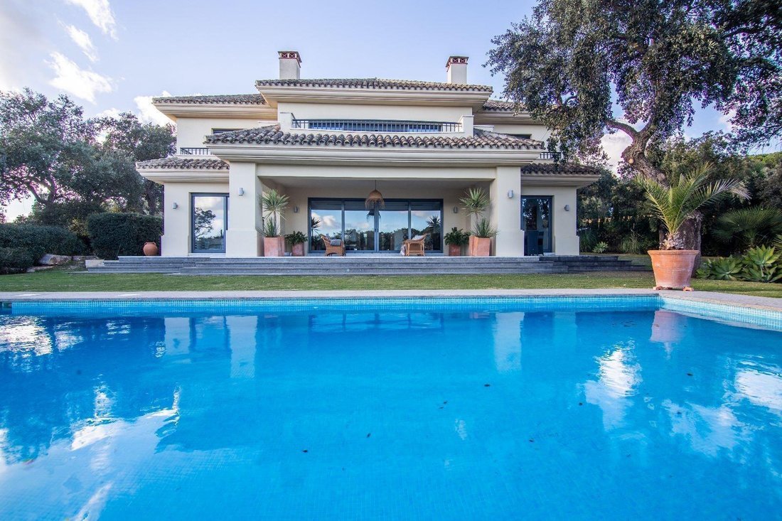 Villa in Sotogrande, San Roque, Andalusia 2 - 16700422