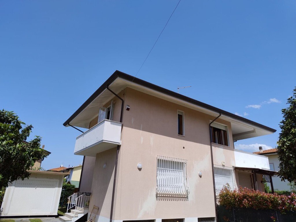 Villa in Pietrasanta, Tuscany, Italy 1 - 16697091