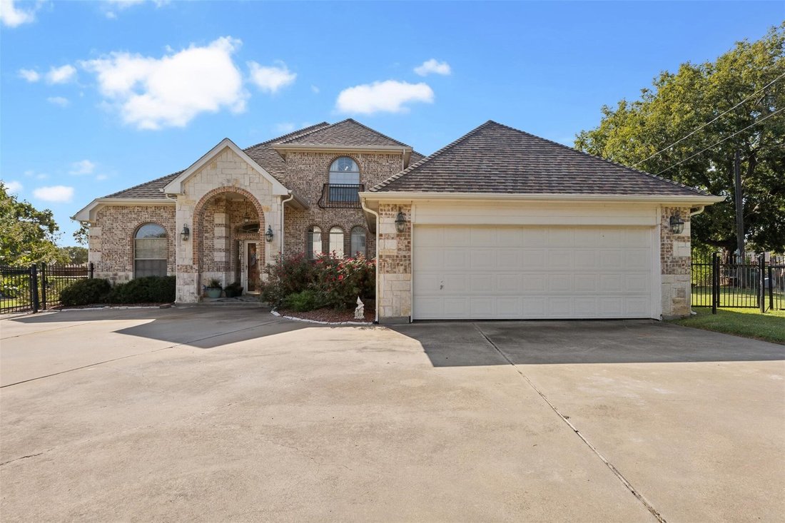 House in Granbury, Texas, United States 2 - 16662501
