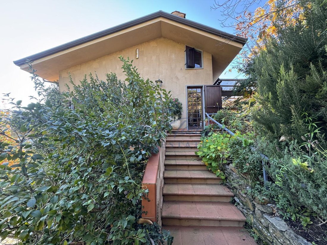 Villa in Centro, Massa, Italy 5 - 16696828
