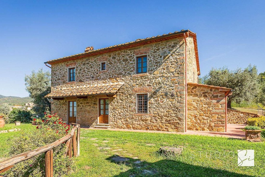 Estate in Larciano, Tuscany, Italy 1 - 16698373