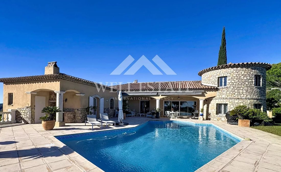 Villa in Les Adrets-de-l'Estérel, Provence-Alpes-Côte d'Azur, France 2 - 16698495