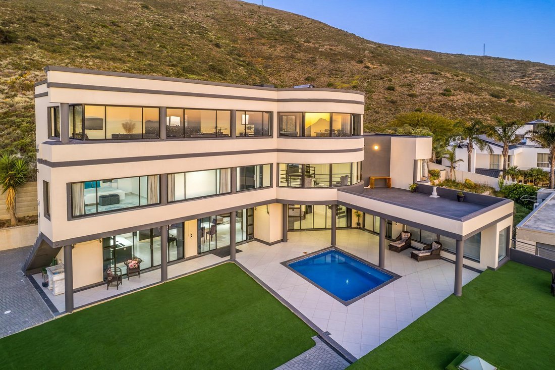 House in Cape Town, Western Cape, South Africa 4 - 16698839