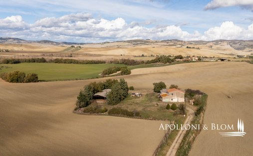 Castle for Sale in Castiglione d'Orcia, Tuscany, Italy