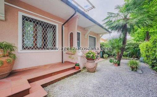 Villa in Center, Forte dei Marmi, Tuscany 1