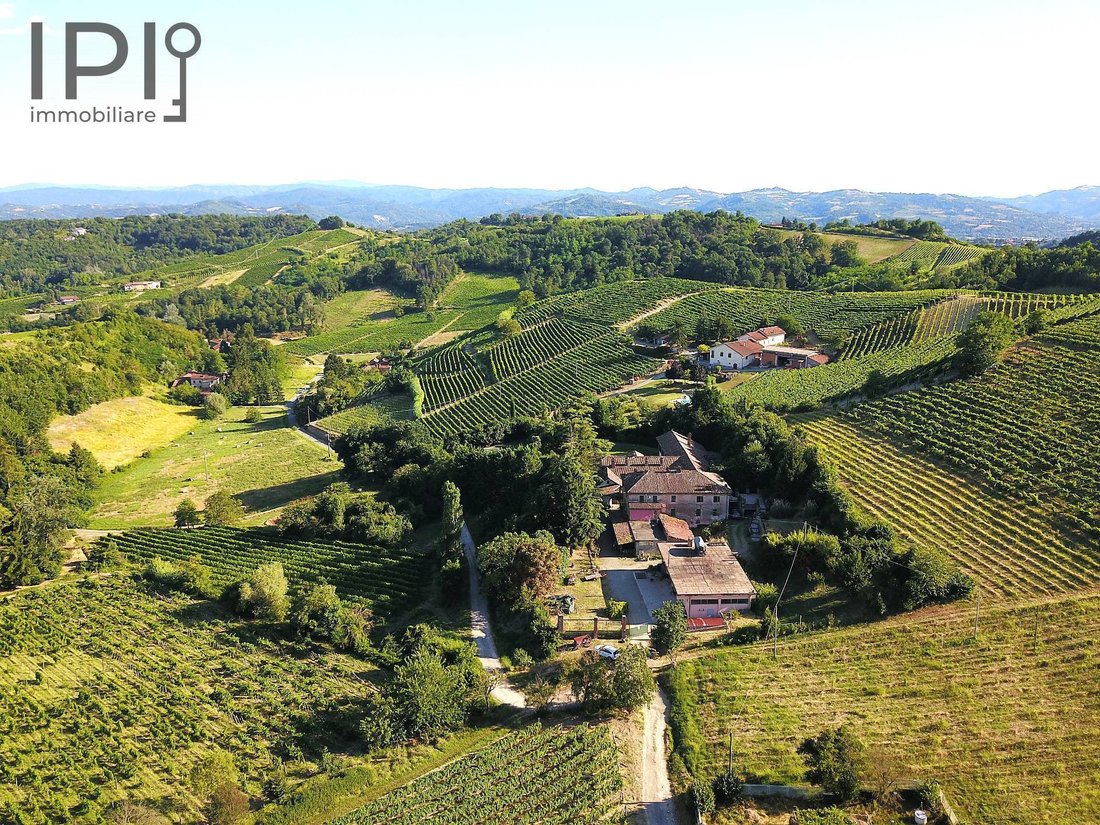 Villa in Strevi, Piedmont, Italy 2 - 16696506