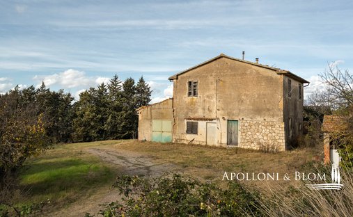 Castle for Sale in Castiglione d'Orcia, Tuscany, Italy
