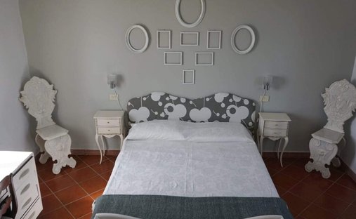 Country House in Pietrasanta, Tuscany, Italy 1