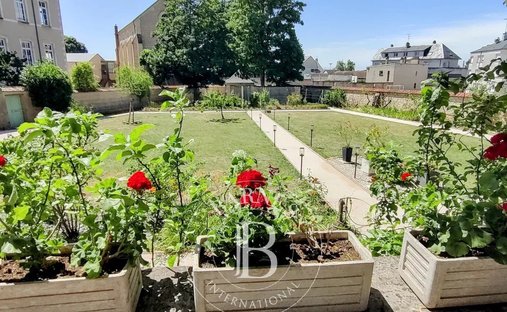 An 18th Century Manor With A Swimming Pool, Outhouses And 6.5 Hectares Of Grounds With A River