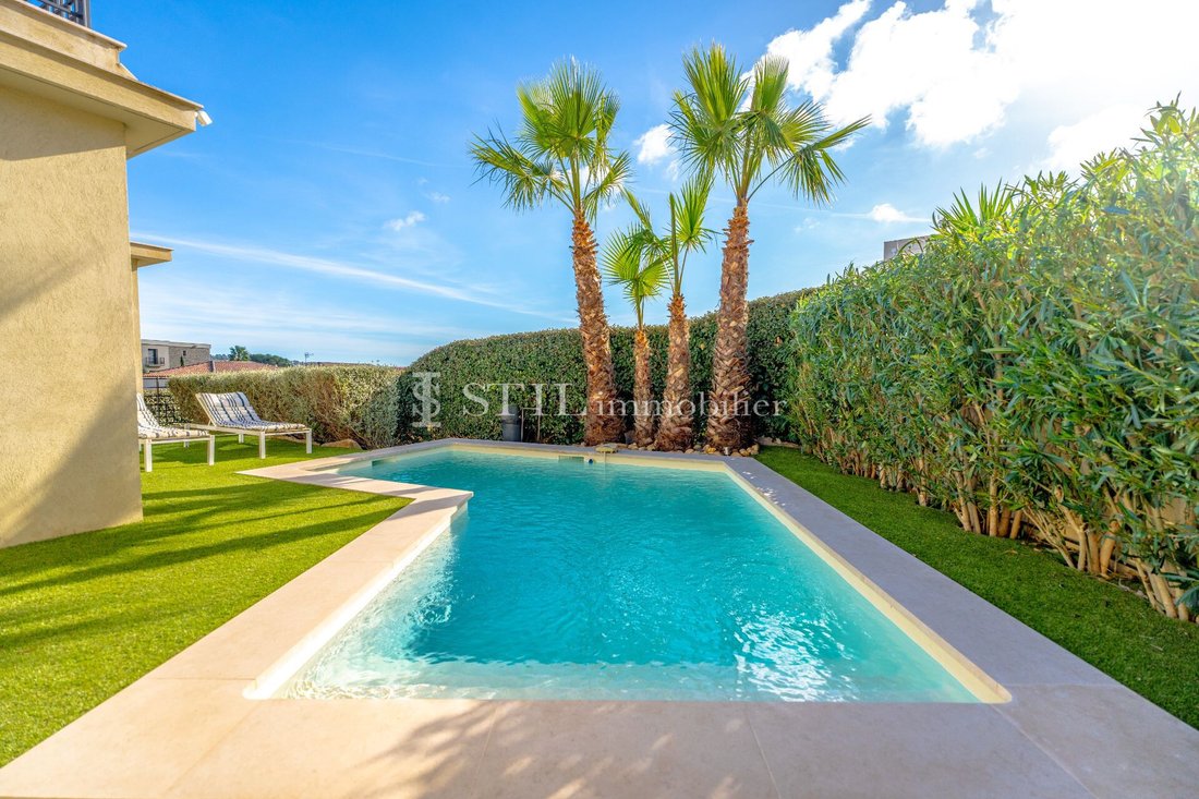 Villa in Ville-Les Saquedes-Le Bouillonnet, Sainte-Maxime, France 1 - 16697458