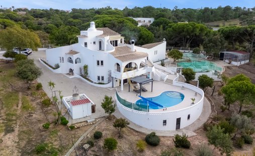 Villa in Lagoa e Carvoeiro, Algarve, Portugal 1