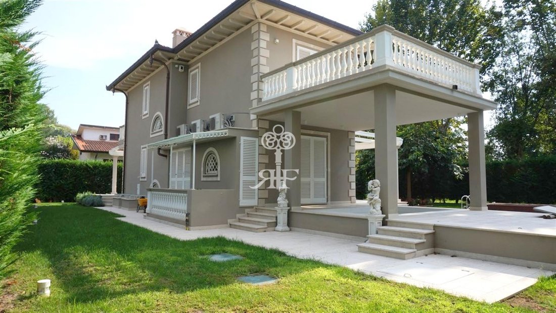 Villa à Tonfano, Pietrasanta, Italie 4 - 16697076