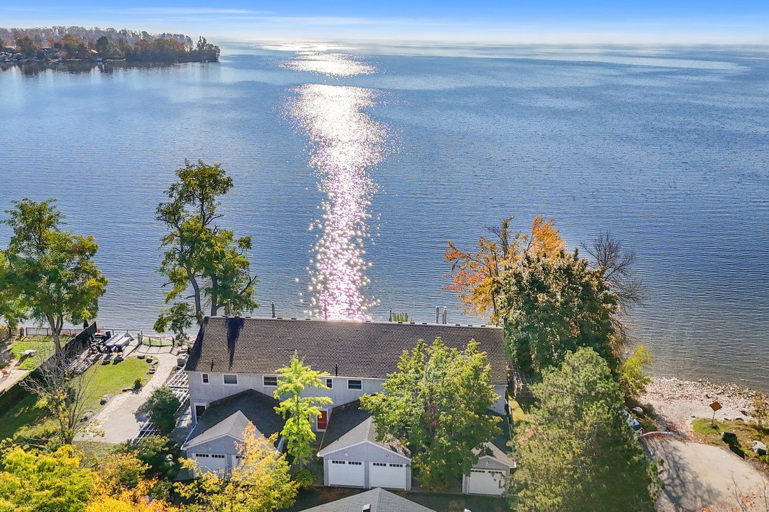 Condo in Orillia, Ontario, Canada 1 - 15647986