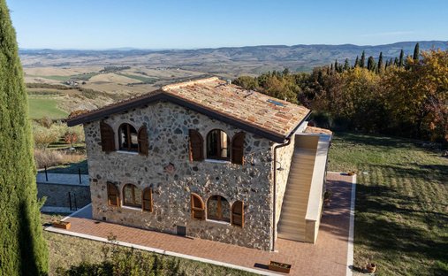Castle for Sale in Castiglione d'Orcia, Tuscany, Italy