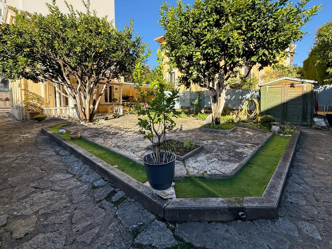 House in Centre-Haut de Cagnes, Cagnes-sur-Mer, France 2 - 16696414