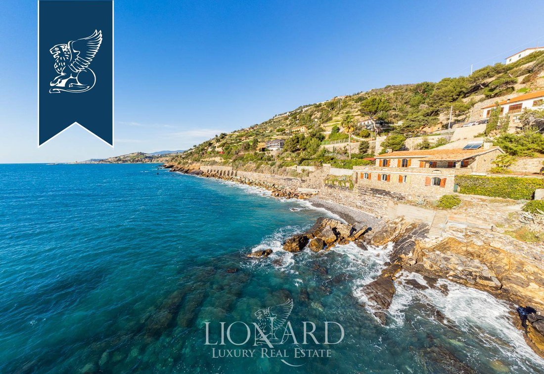 Villa in Porto Maurizio, Imperia, Liguria 2 - 16698915
