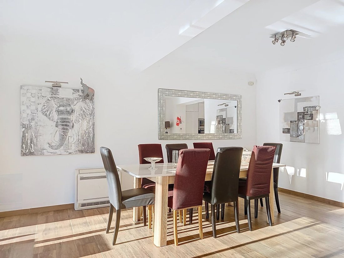 Villa in Vallergues, Cannes, France 3 - 16697053