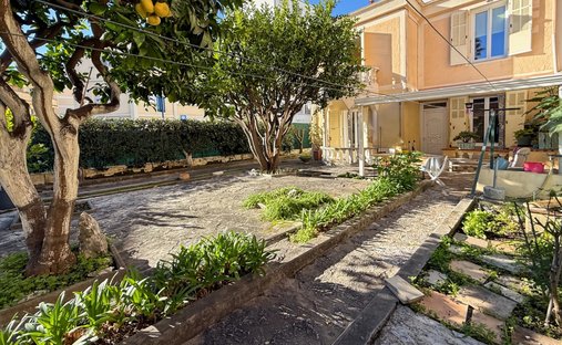 House in Centre-Haut de Cagnes, Cagnes-sur-Mer, France 1