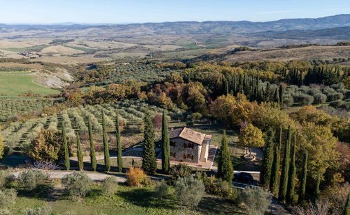 Castle for Sale in Castiglione d'Orcia, Tuscany, Italy