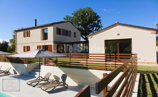 Casa a Mogliano, Marche, Italia 1