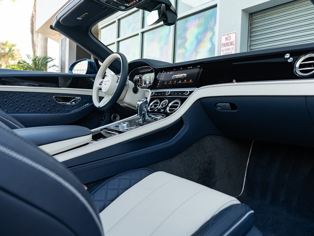 Cabriolet in Naples, FL 2 - 16696913