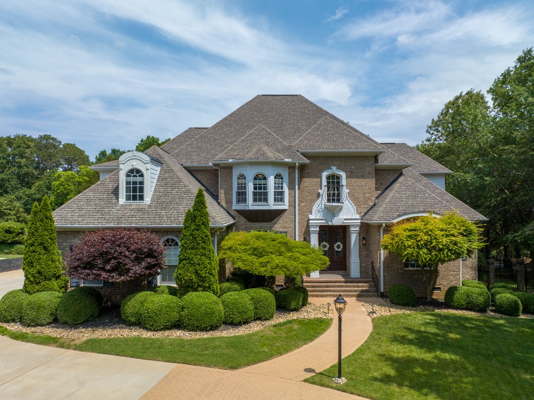 Greenville, South Carolina, United States 1 - 16696344