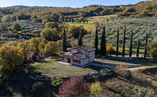 Castle for Sale in Castiglione d'Orcia, Tuscany, Italy