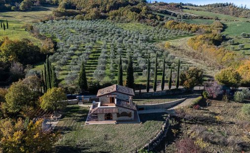 Castle for Sale in Castiglione d'Orcia, Tuscany, Italy