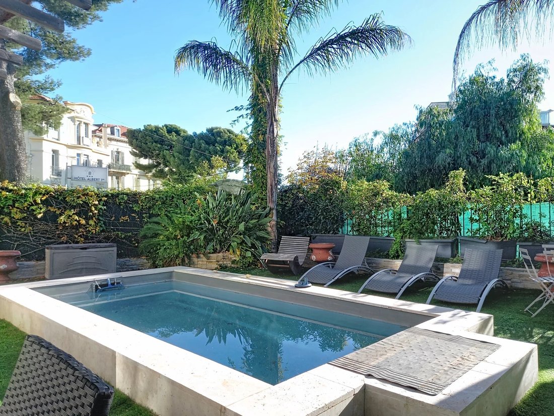 Villa in Vallergues, Cannes, France 1 - 16697053