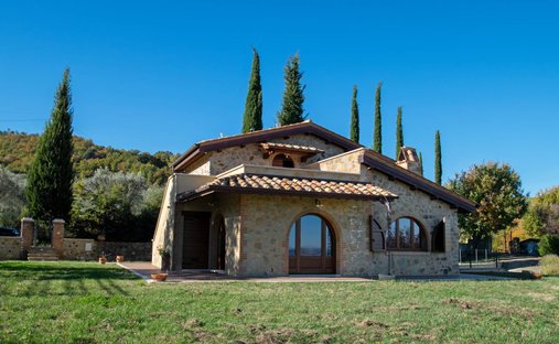 Castle for Sale in Castiglione d'Orcia, Tuscany, Italy