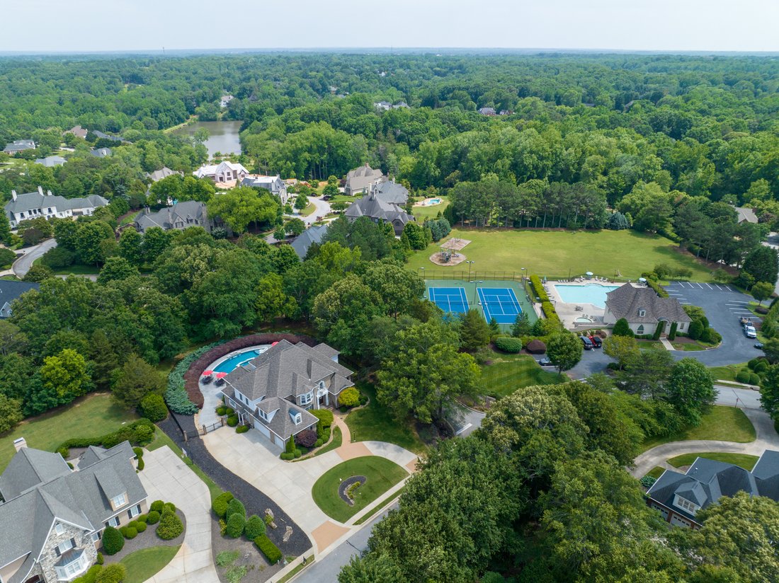 Greenville, South Carolina, United States 3 - 16696344